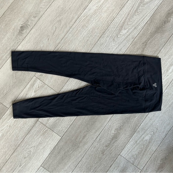 TNA High Waisted Leggings - Picture 6 of 9